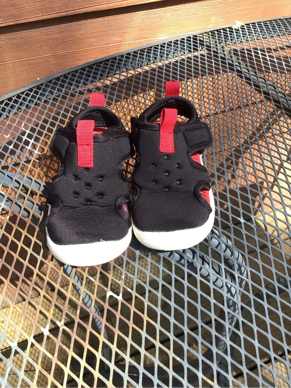 Cat & Jack Black and Red Kids Water Shoes-Toddler Size 6